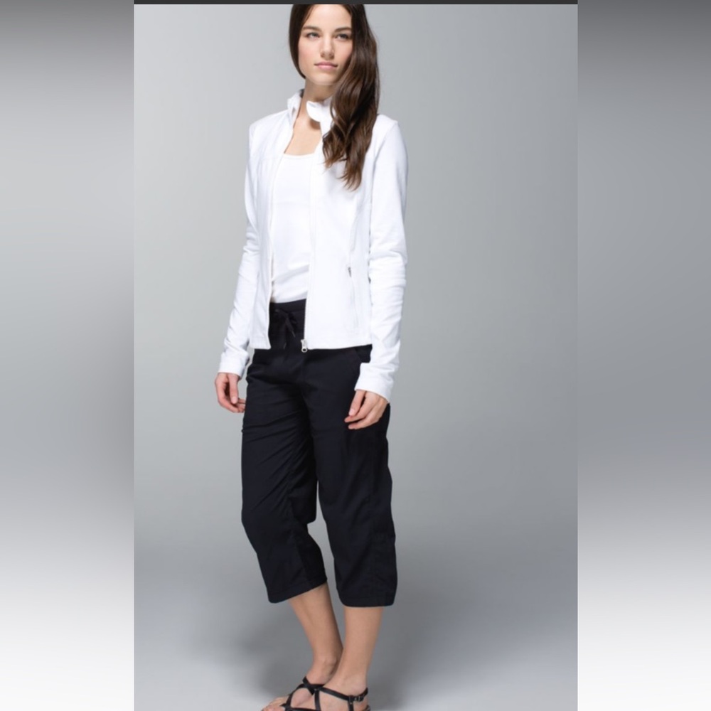 CC. Lululemon Dance Studio Crop Pant Black 6